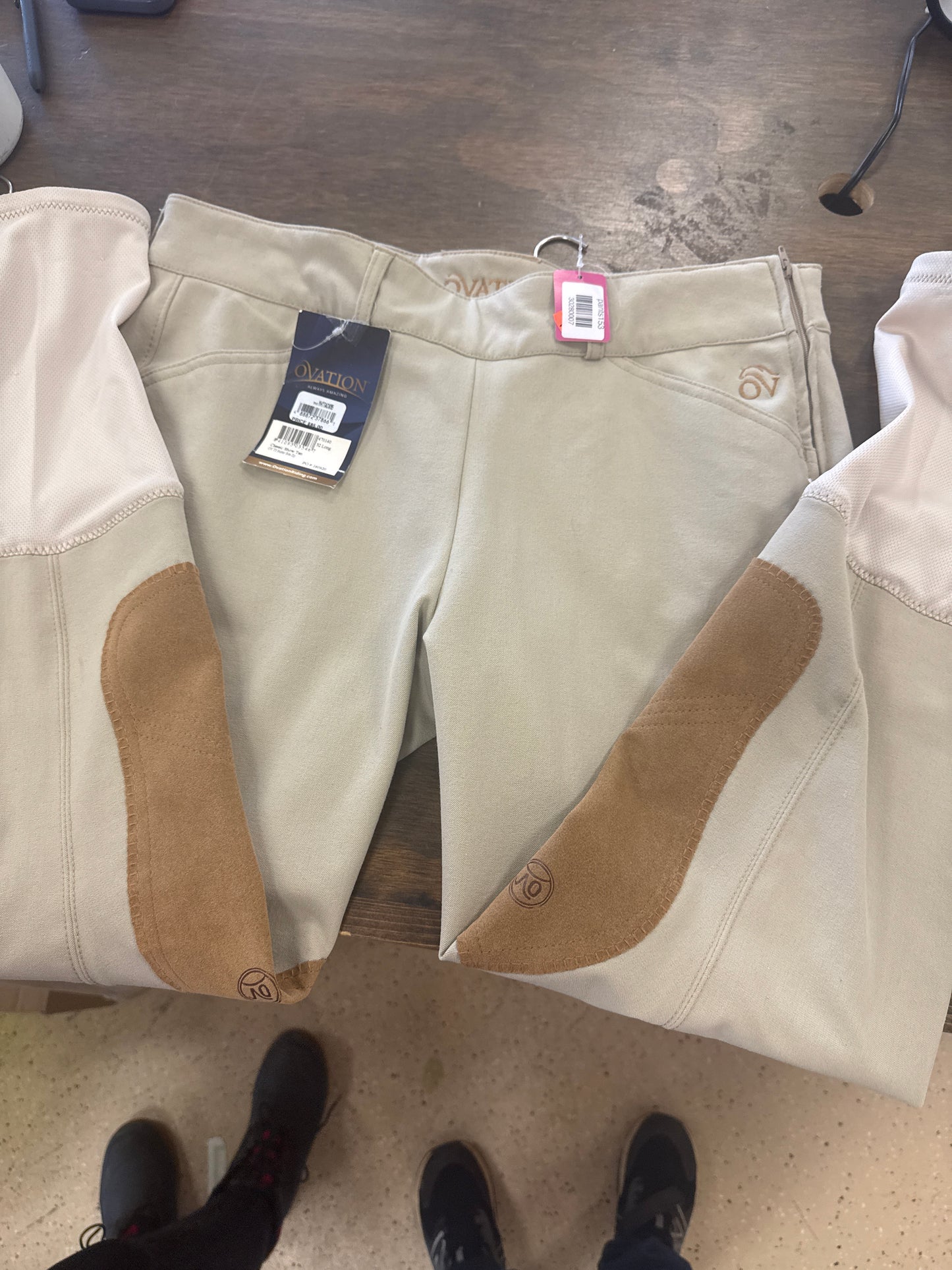 7. Lds 32 long tan knee patch breeches, side zip ovation, pants153