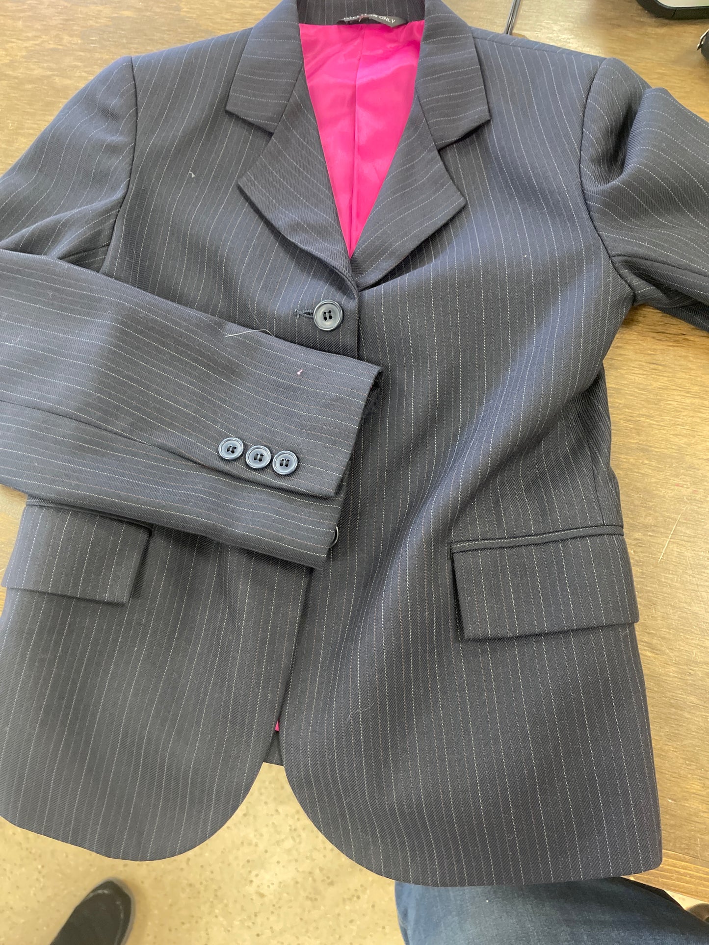 Kids 10 Navy pinstriped show jacket with pink lining, Devon Aire coats032