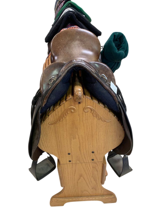 54. 16”AU Endurance saddle w/stirrups and cover