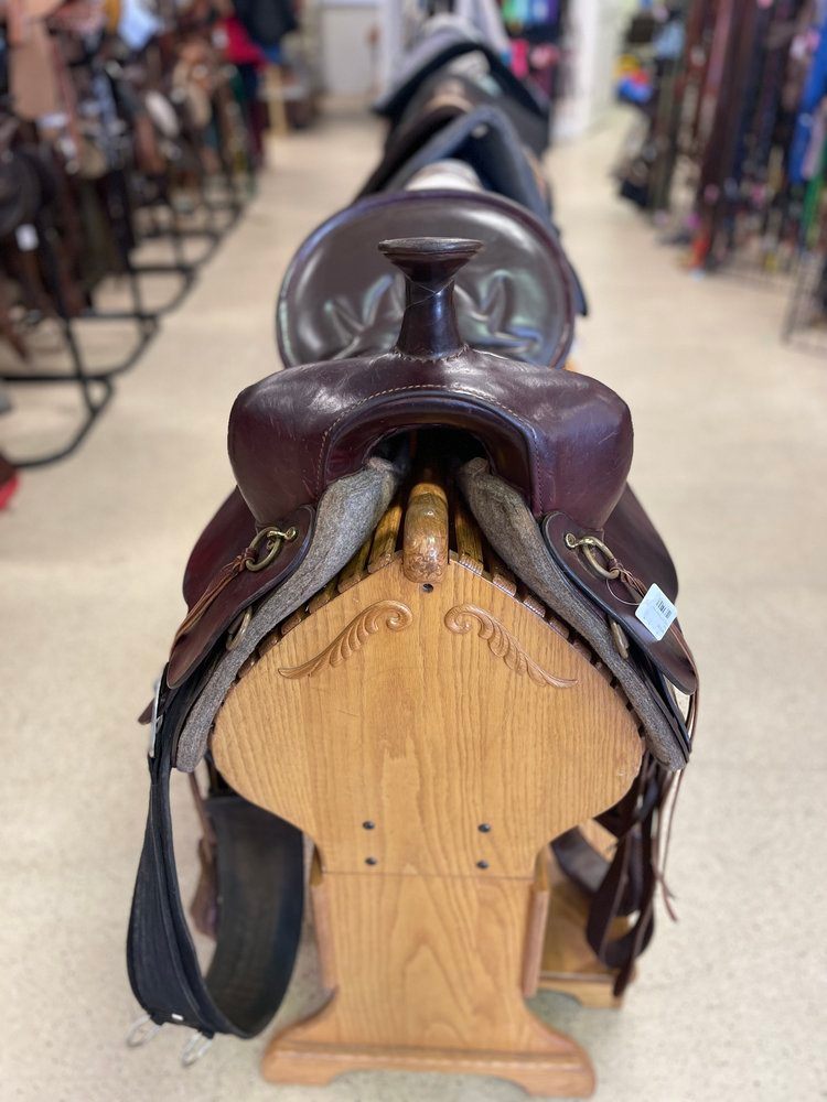 17.5” Tucker saddle, M tree, Cheyanne or High Plains, 2001 model