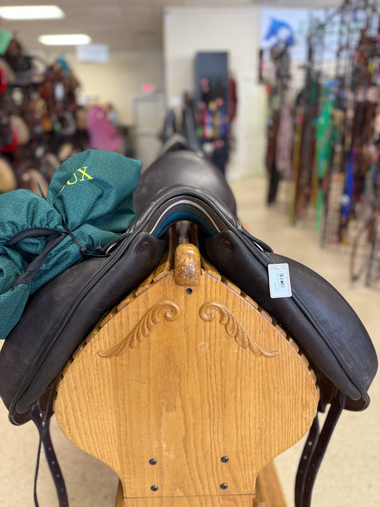 2. 17.5” M Tree 2A flap, Brown Voltaire Adelaide Dressage Monoflap Saddle