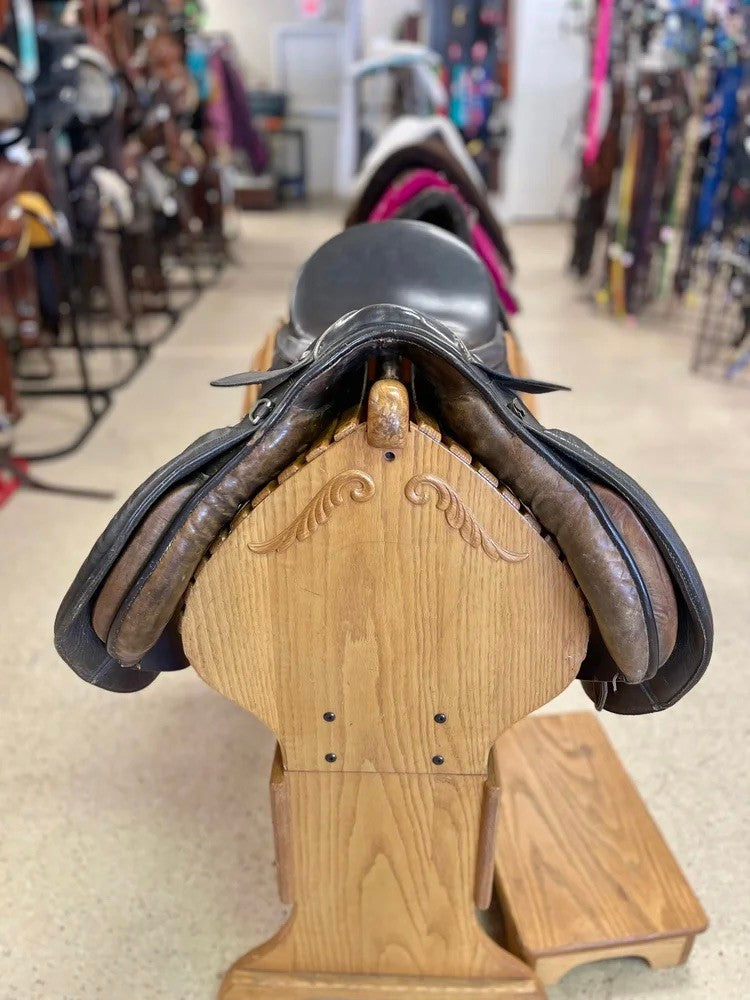 75. 18” Brown AP XW/Wide tree saddle