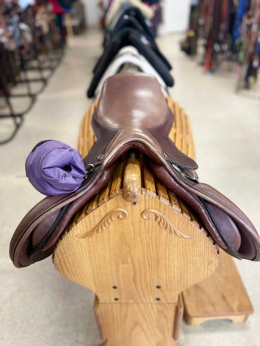 21. 16” Wide tree Camelot CC saddle w/cover