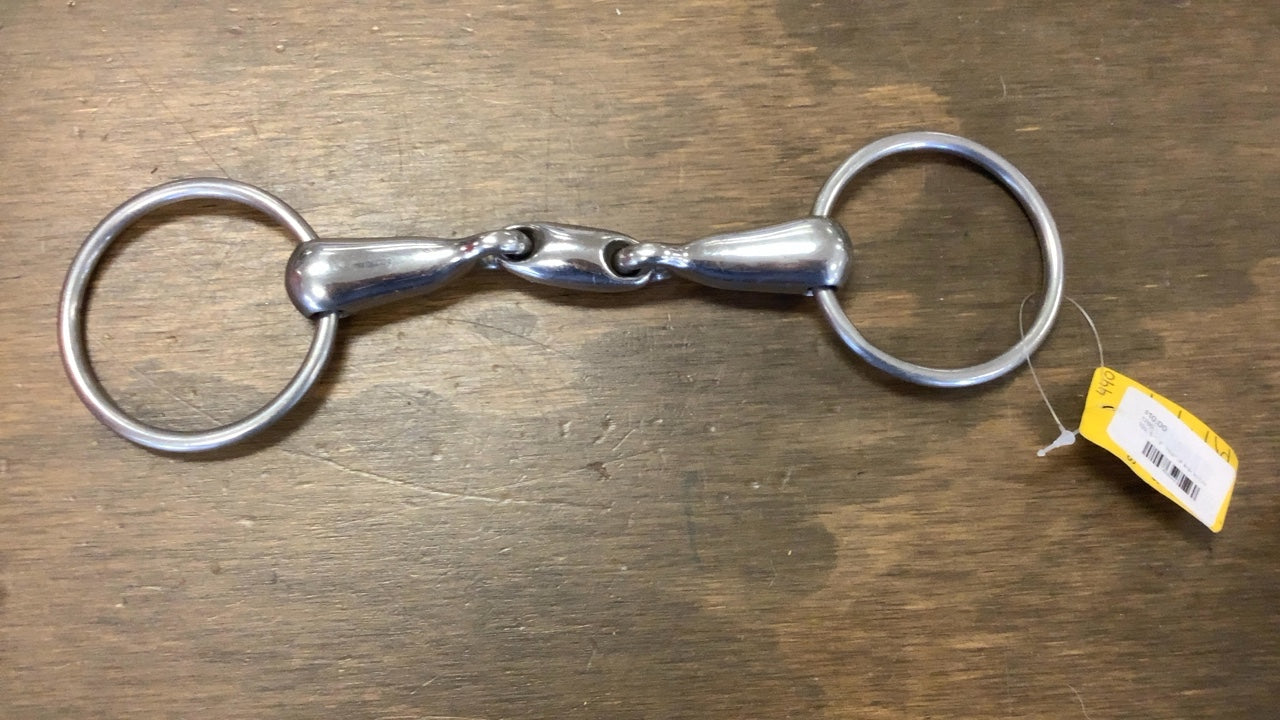 105. 5 1/4" Peanut link loose ring