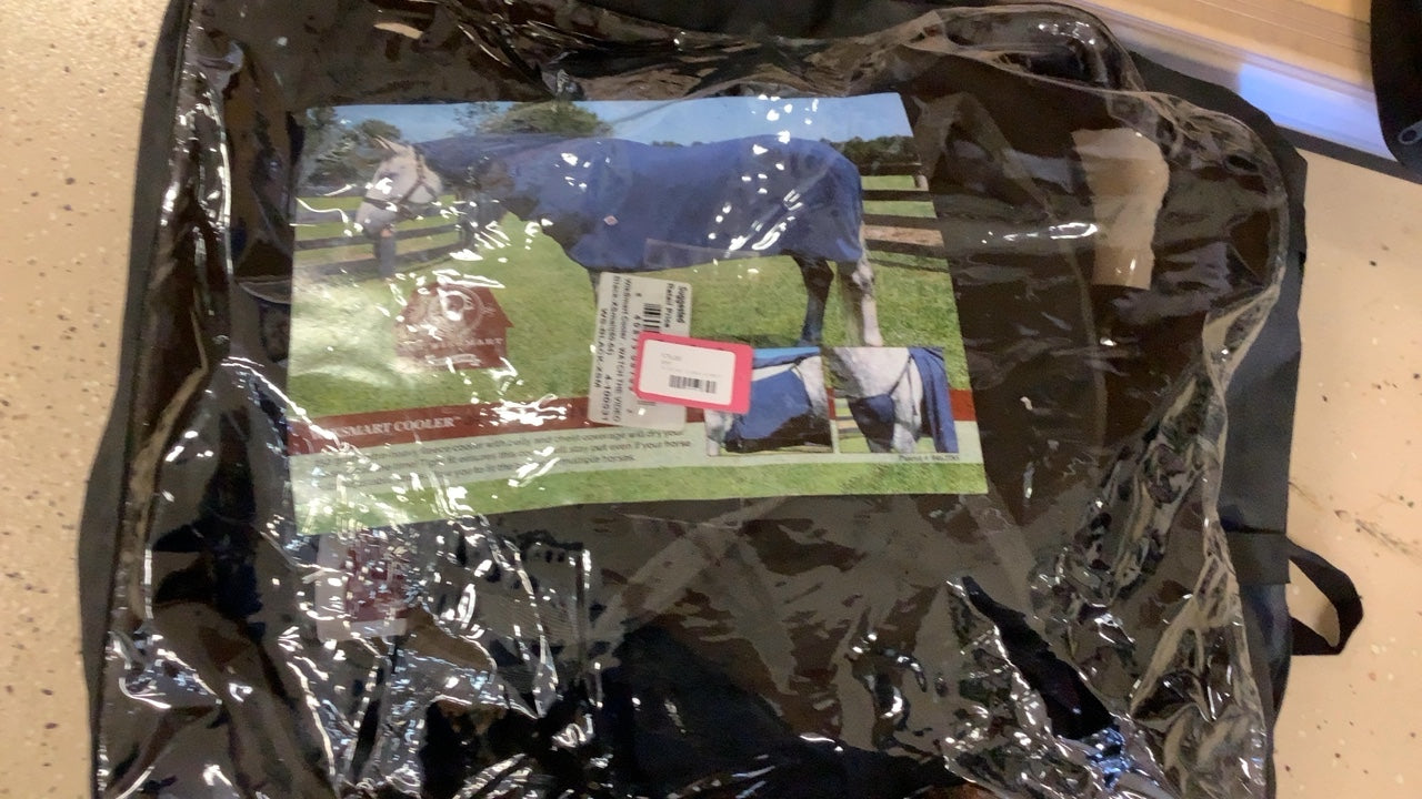 14. 60”-64” xs black cooler, NWT Wiksmart