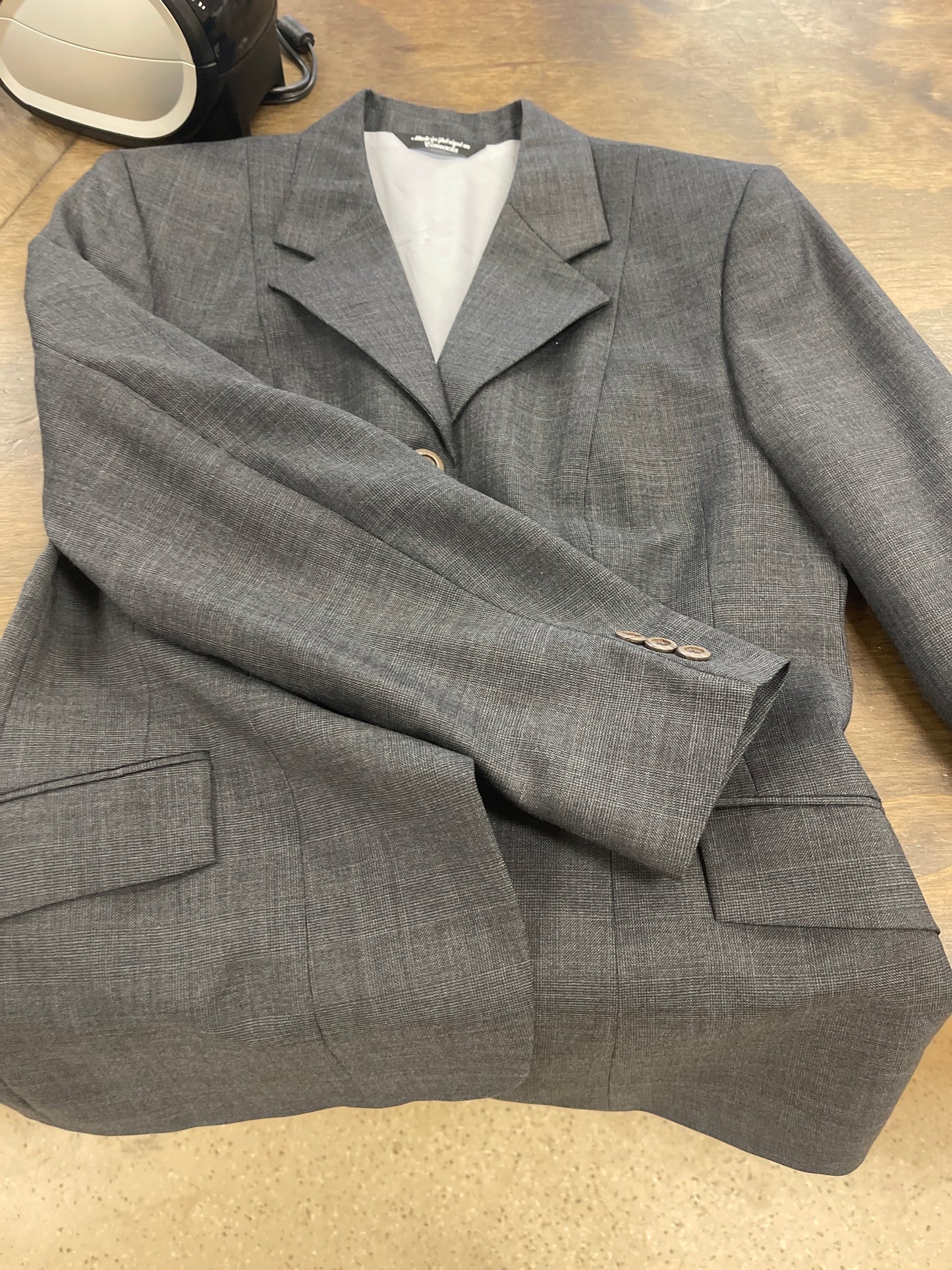 kids 14 Grey show jacket with silver liner, NWT Grand Prix, coats049