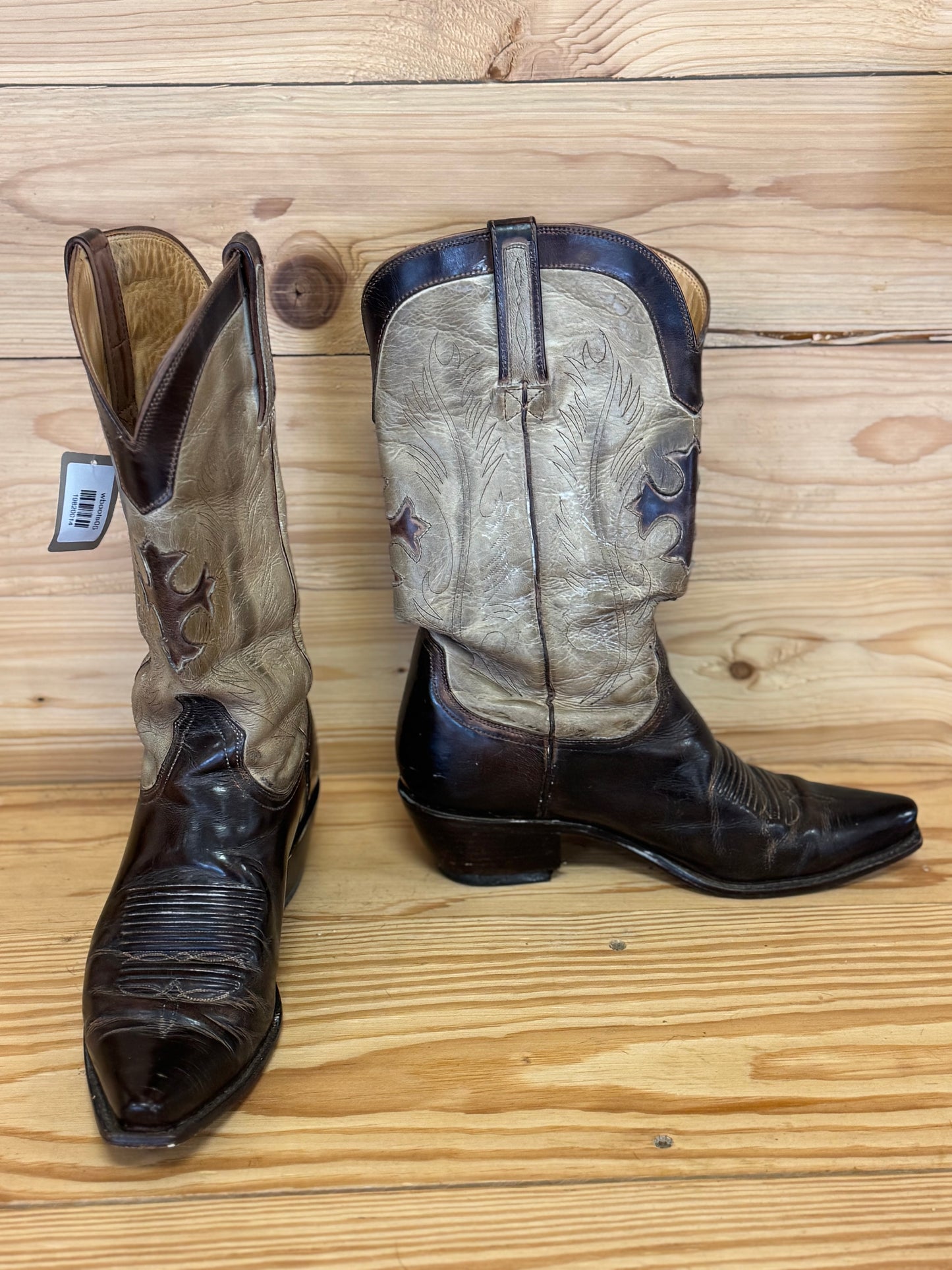 14. Size 8.5 Charlie Horse cowboy boots, tan shank wboots05