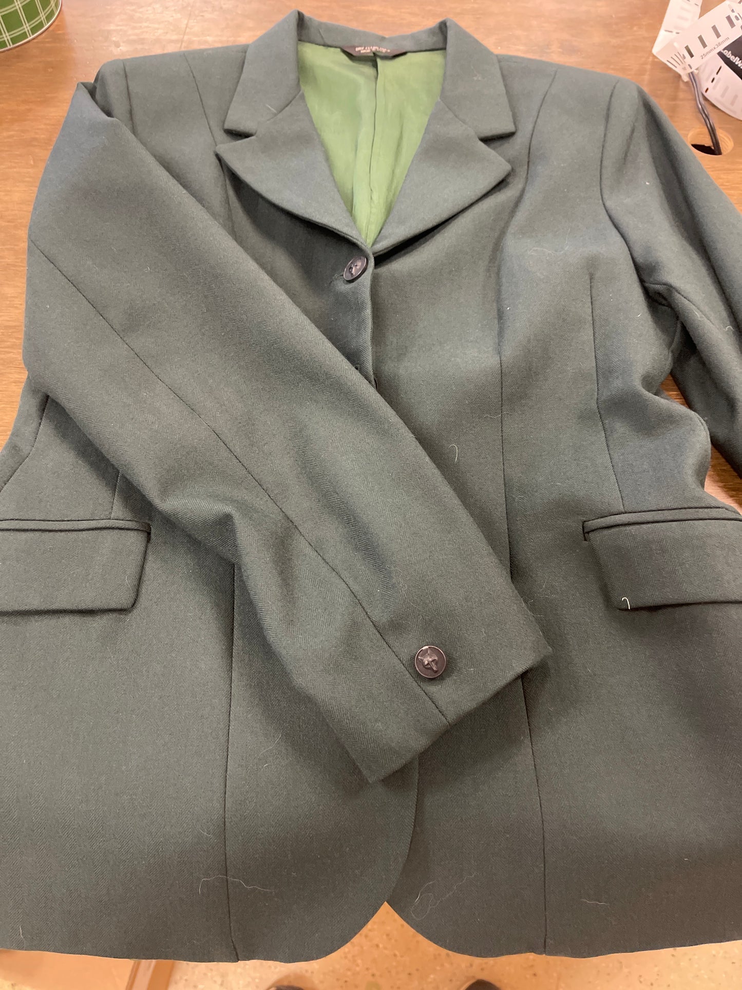 Lds 10? Hunter green show coat with green lining, and fox buttons, worlds best, coats080