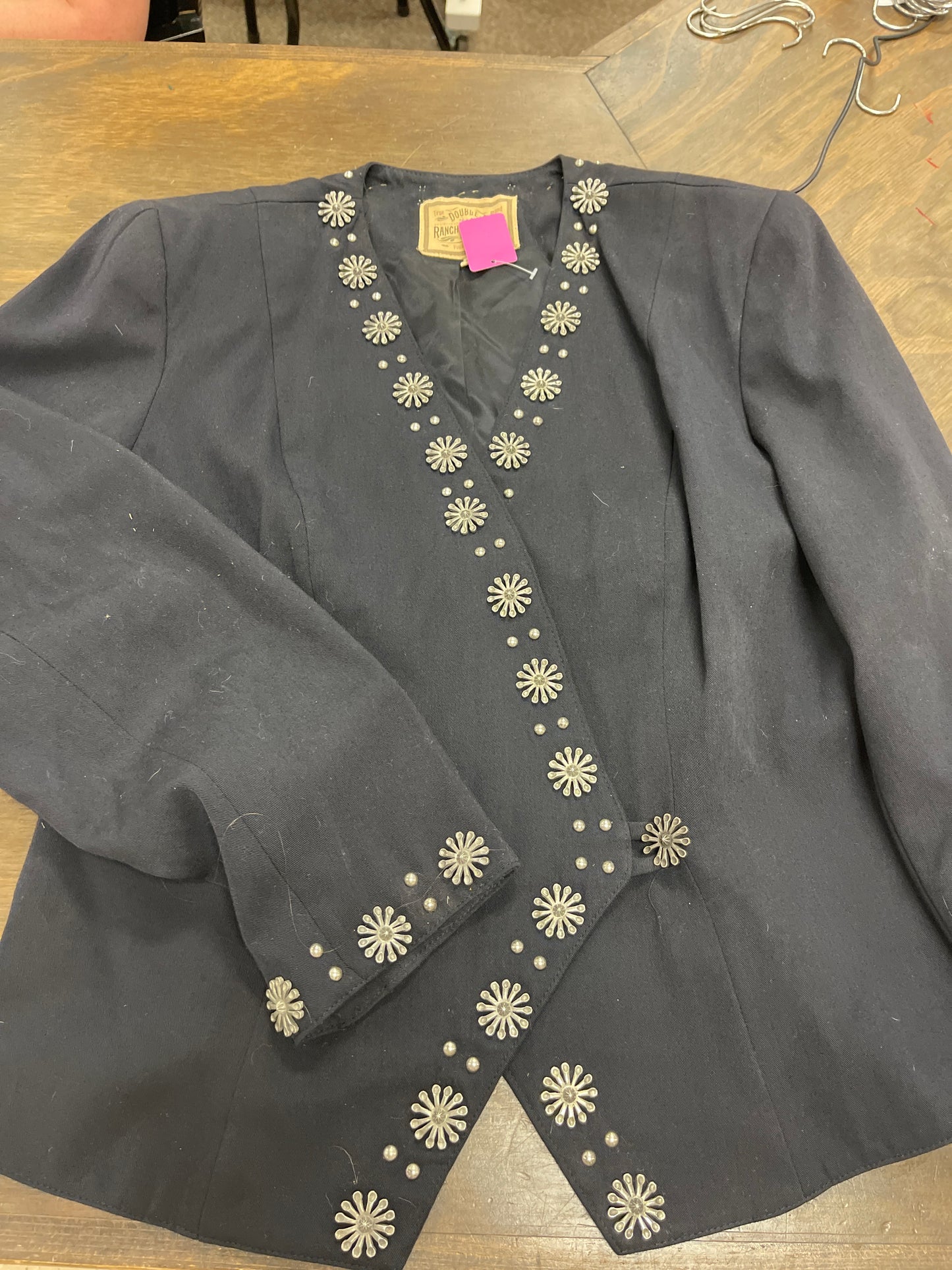 Sz Large black with pewter flowers Double D Ranch Wear, coats109