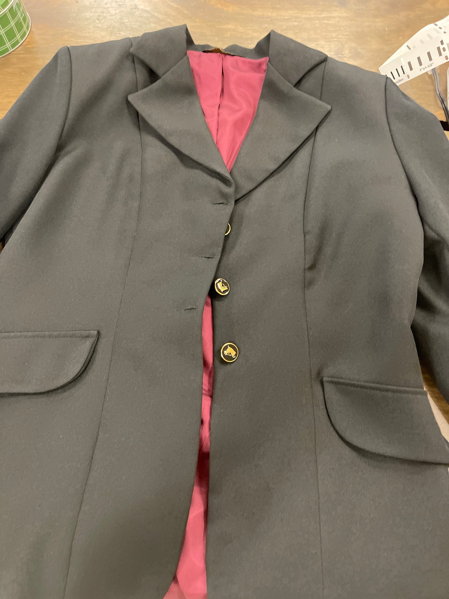 Lds 10 black Foxwood show coat w/burgundy lining, coats075