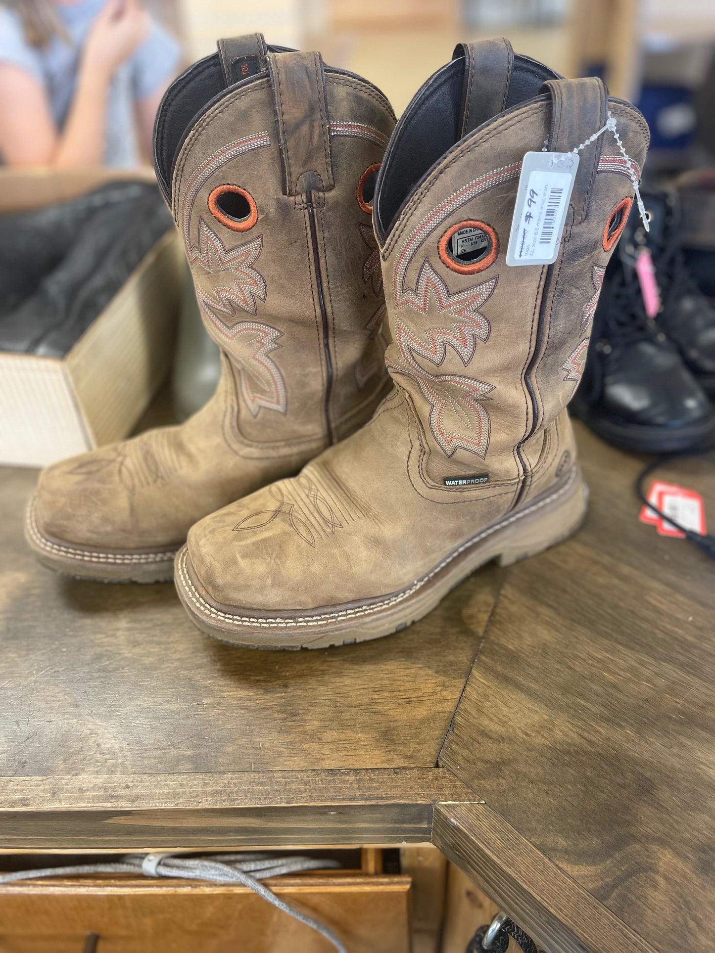 32. Size 8.5 mens brown sqaure toe Ariat waterproof work boots, wboots11