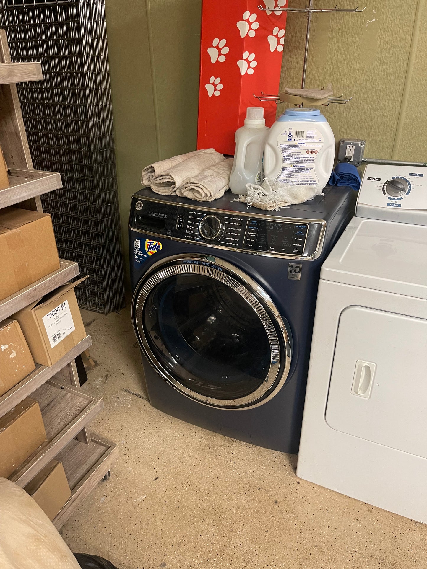 Heavy Duty Blue GE washing machine, 2/3 years old, extra capacity