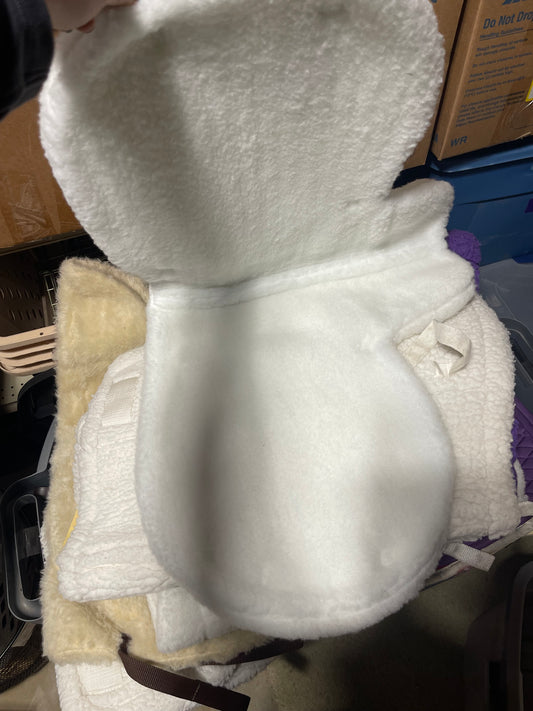 17" White Fleece Hunter/show english pad, Ovation NWT