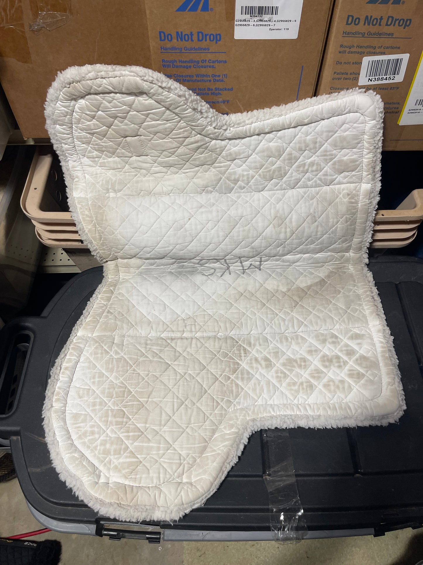 White fleece English show pad 20" spine, EZ view number holder Schneiders