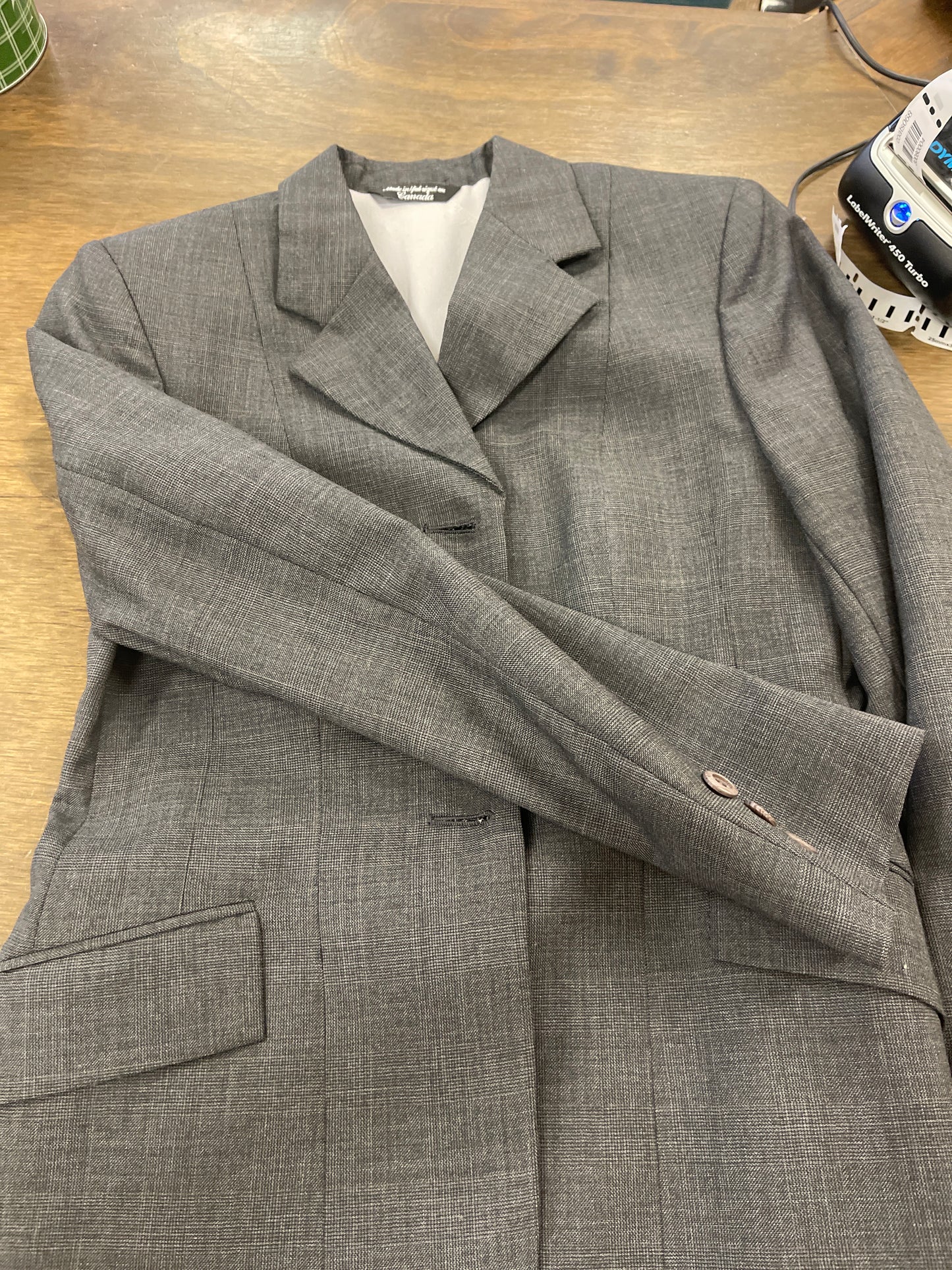 Lds 10r Grey show jacket with silver liner, Grand Prix coats068