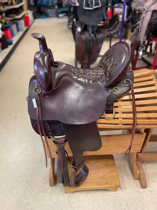 17.5” Tucker saddle, M tree, Cheyanne or High Plains, 2001 model