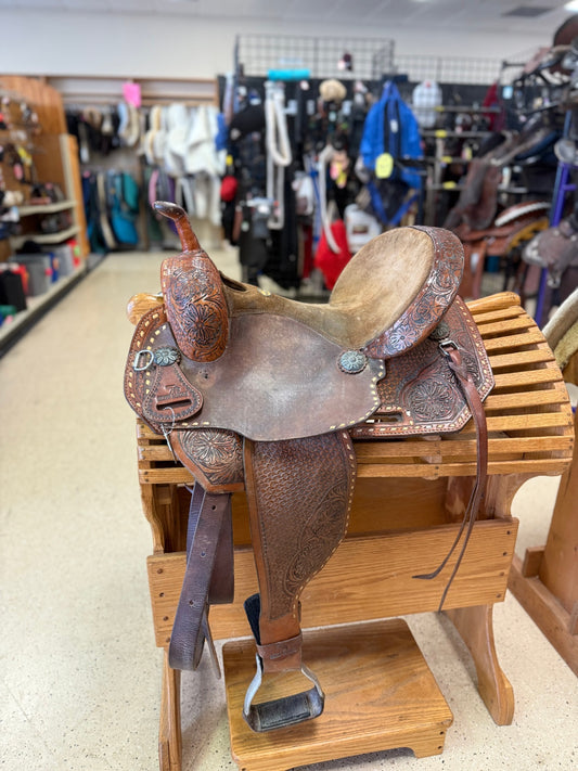 1. 15” FQHB/Wide Platinum 7 roughout barrel saddle, brown buckstitched
