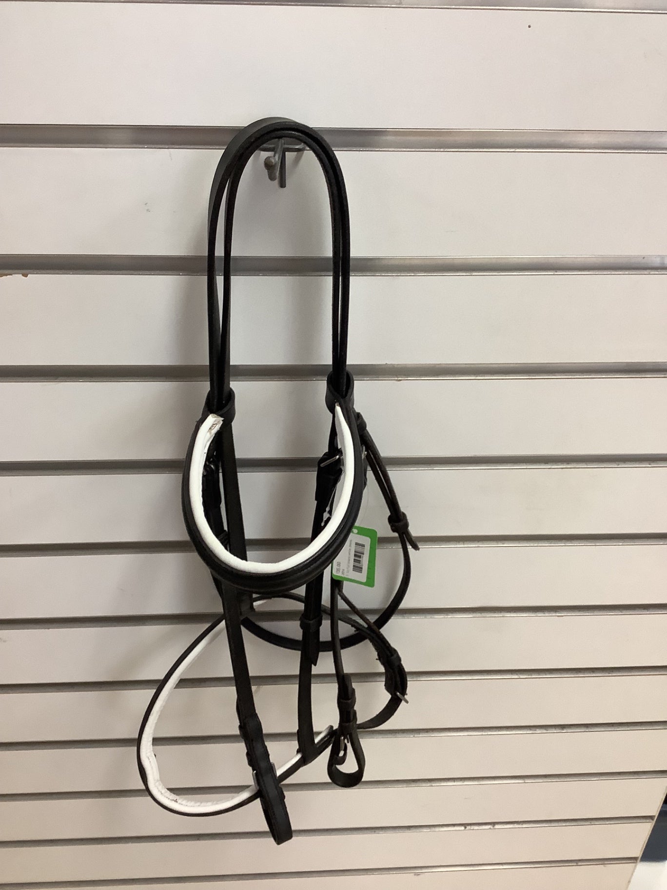 6. Sz Full black/white dressage bridle, no reins