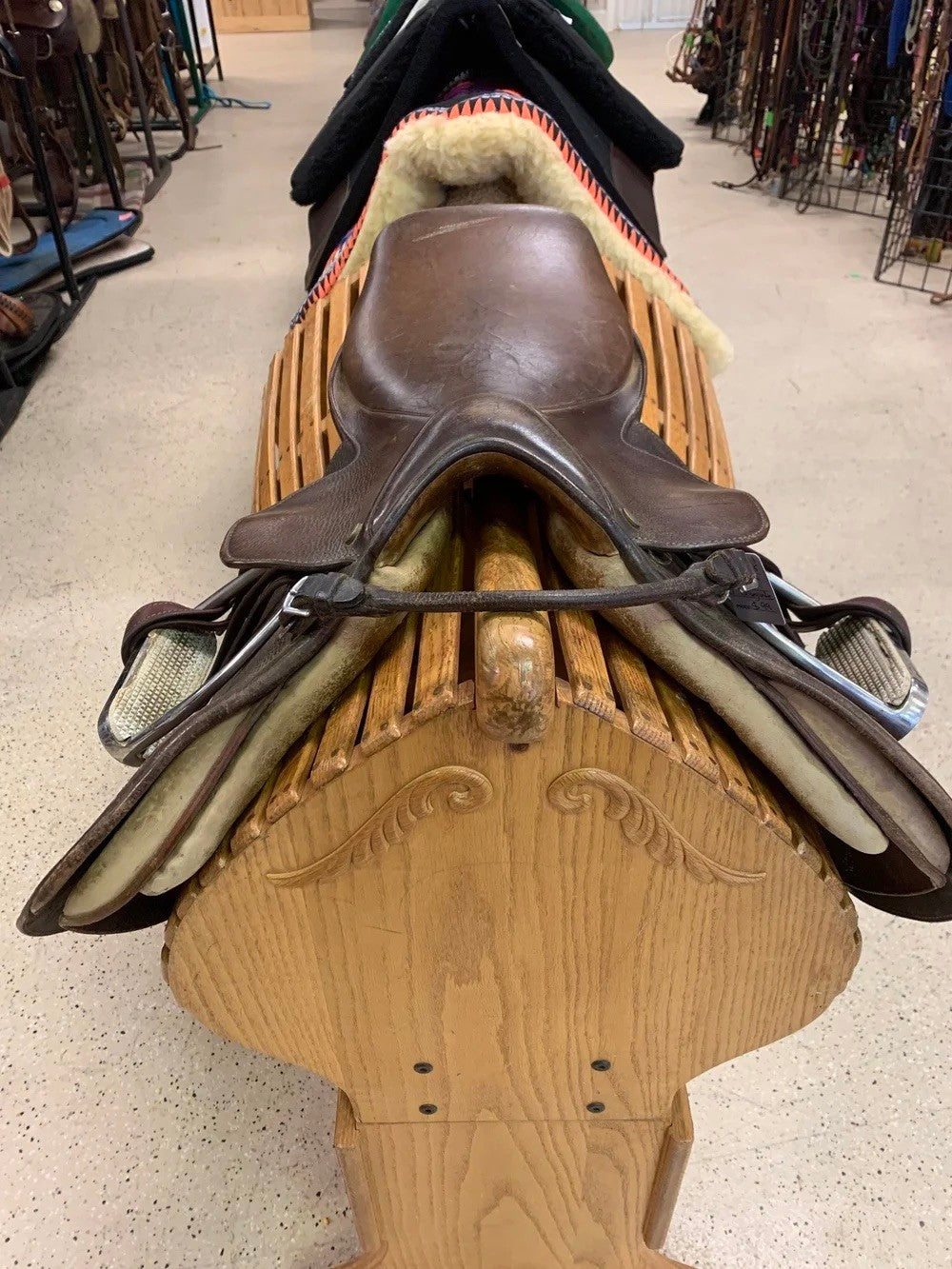 1. 15.5” Collegiate plain flap CC saddle, M/MW tree