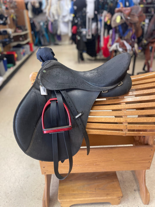 21. 17” Wintec 2000 AP saddle w/red stirrup irons