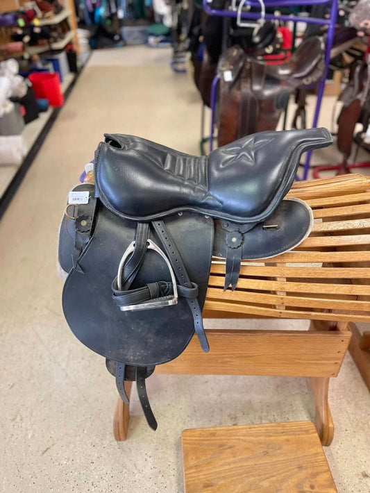 22. 15-16" M/W tree Trooper Style saddle w/cover