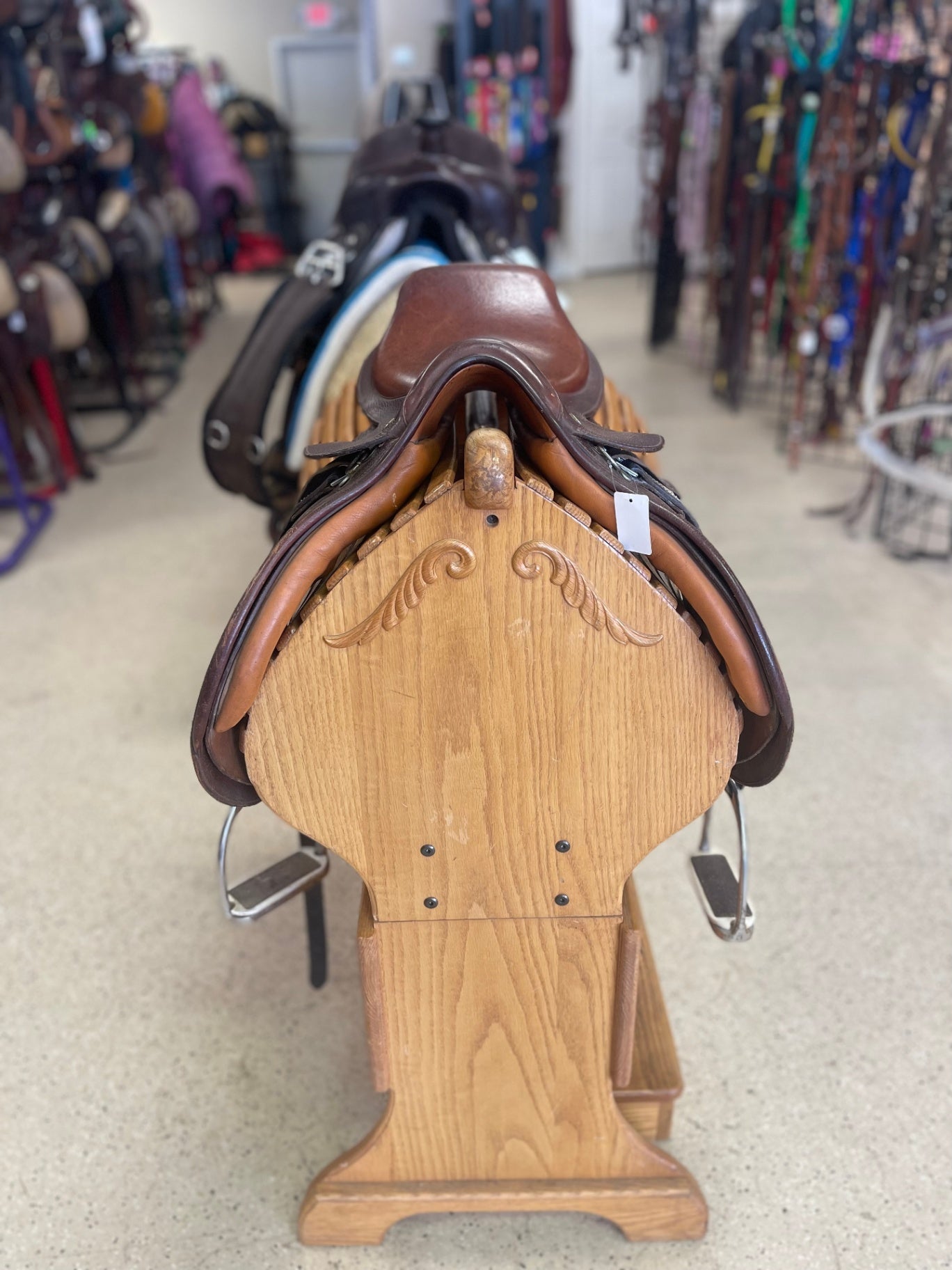 1. 16” Medium tree Crosby CC, no knee rolls, good condition, w/leathers and irons