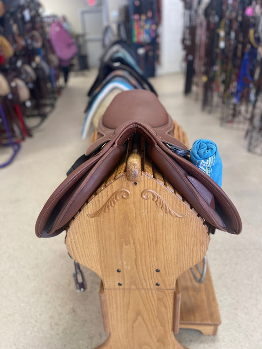 1.   17.5” red Wintec 500 Close Contact jumping saddle, Medium Gullet installed