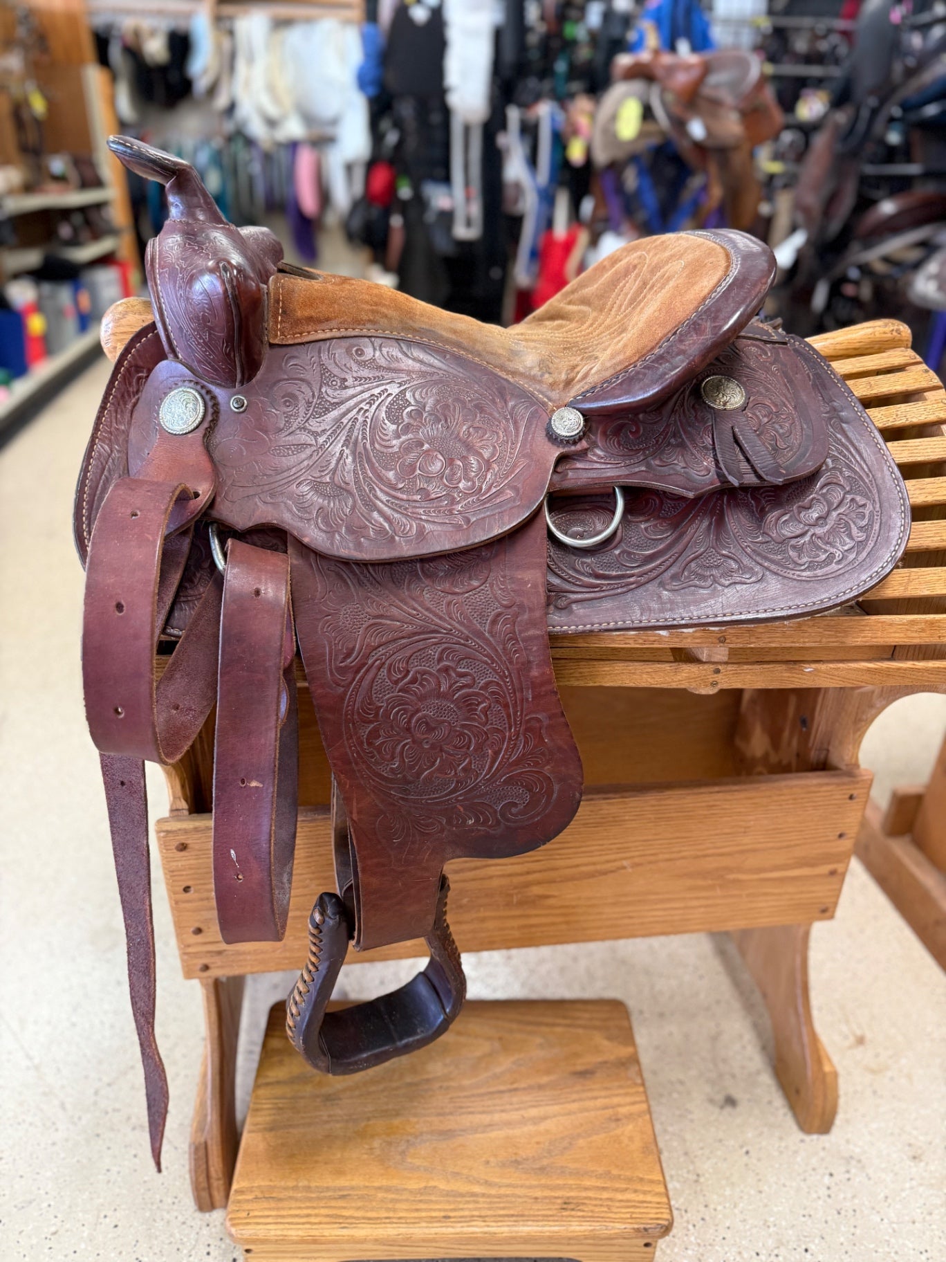 12. 15’’ Semi/M tree Brown Western Trail Saddle