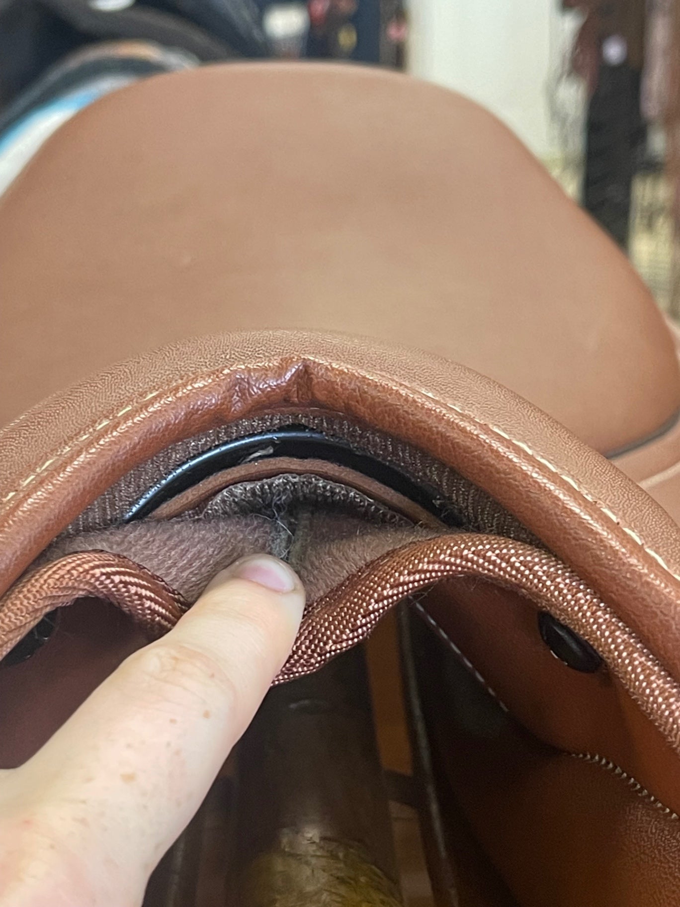 1.   17.5” red Wintec 500 Close Contact jumping saddle, Medium Gullet installed