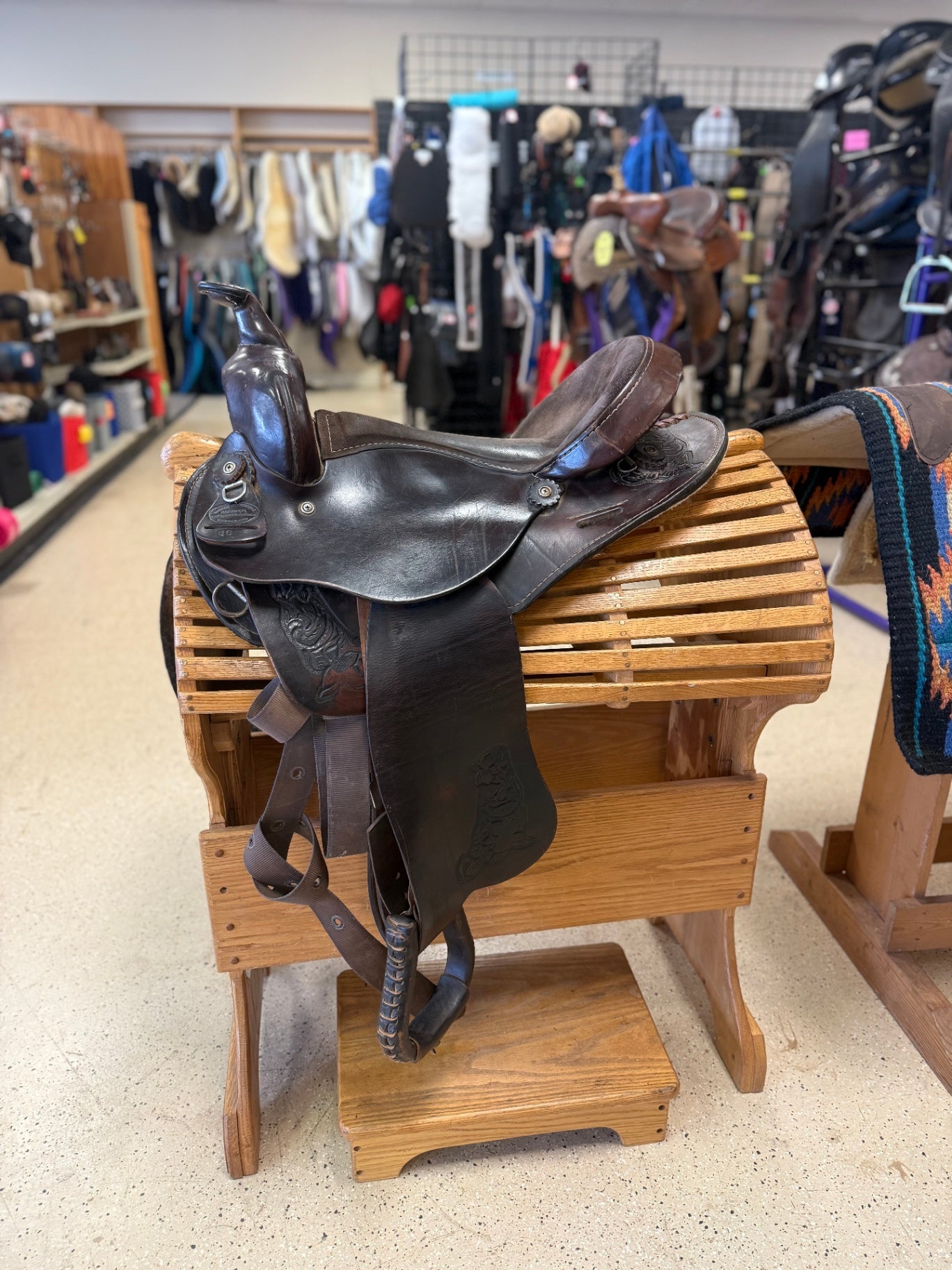 1. 16” FQHB/Wide dk brown western trail saddle, Blevins