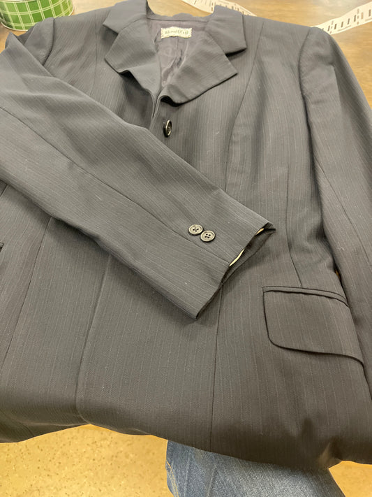 Lds 18 Navy show jacket with navy lining, Beval coats097