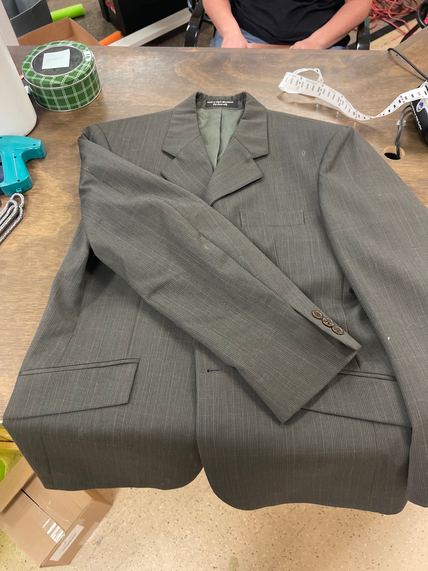 Lds 18 grey pinstriped show coat with green lining, RJ Classics coats091