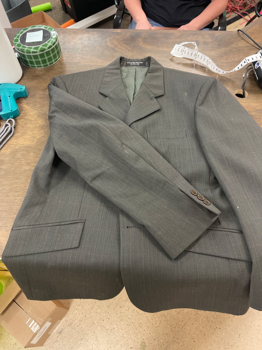 Lds 18 grey pinstriped show coat with green lining, RJ Classics coats091