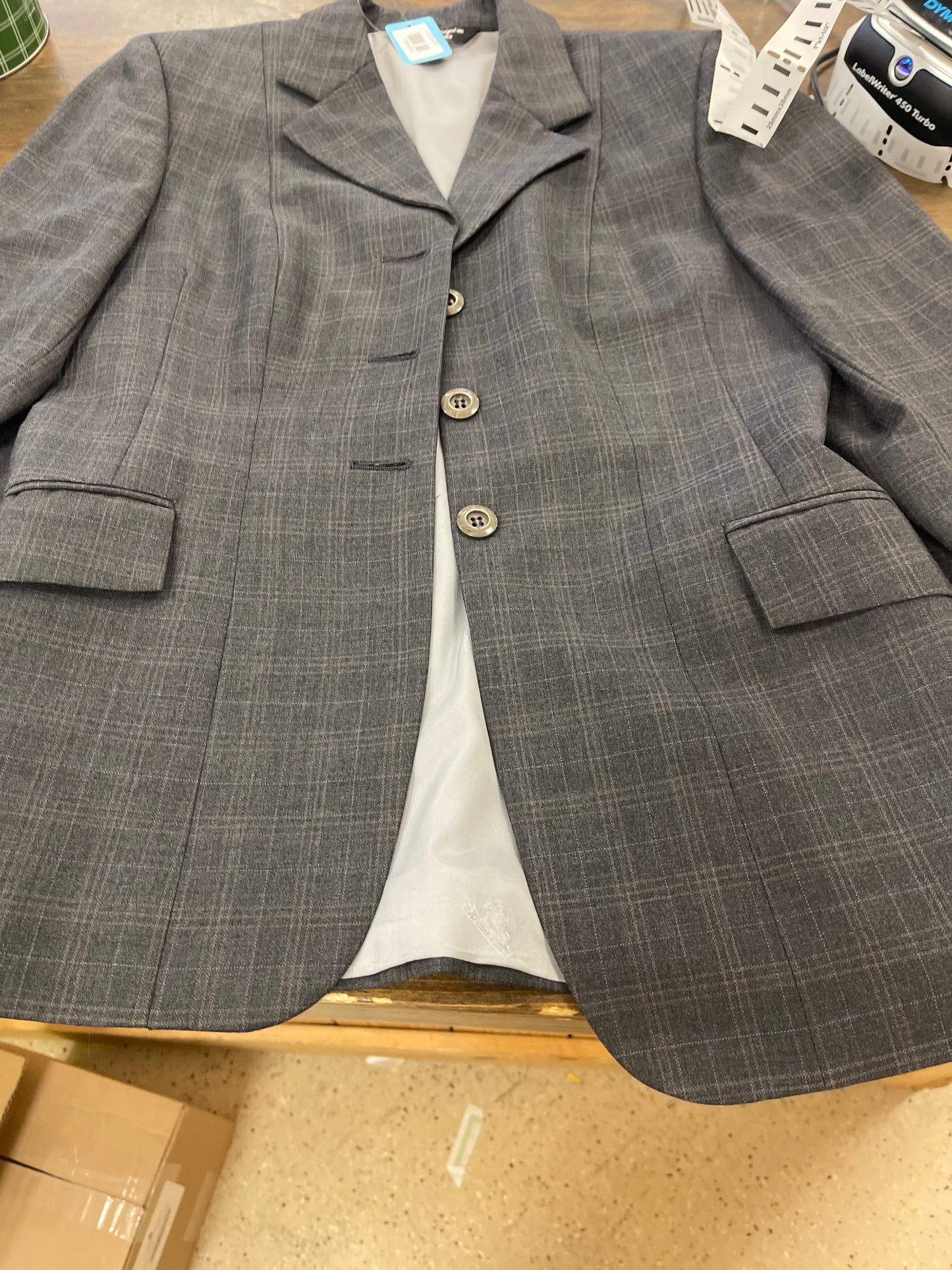 Lds 12R grey pinstripe show coat with silver lining, Grand Prix  coats081