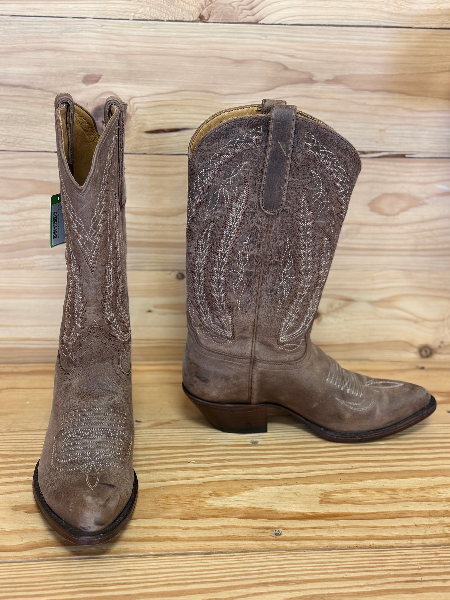 67. Lds 9 Lt brown dress boots with pointy toe, Star brand, like new- wboots09