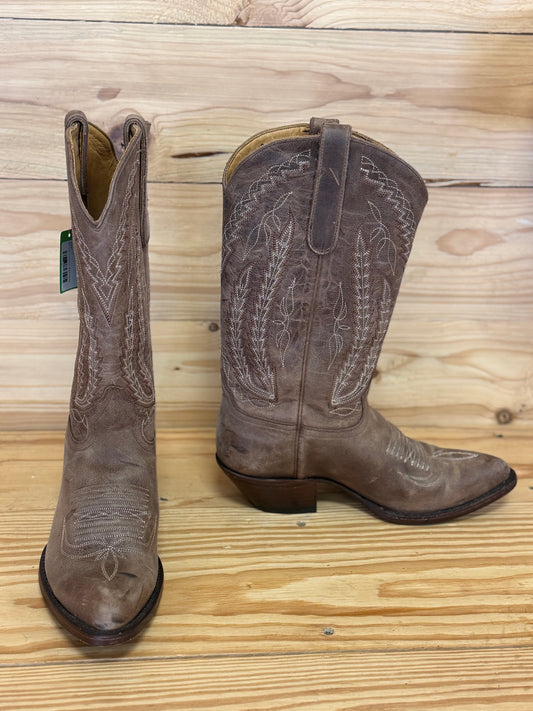 67. Lds 9 Lt brown dress boots with pointy toe, Star brand, like new- wboots09