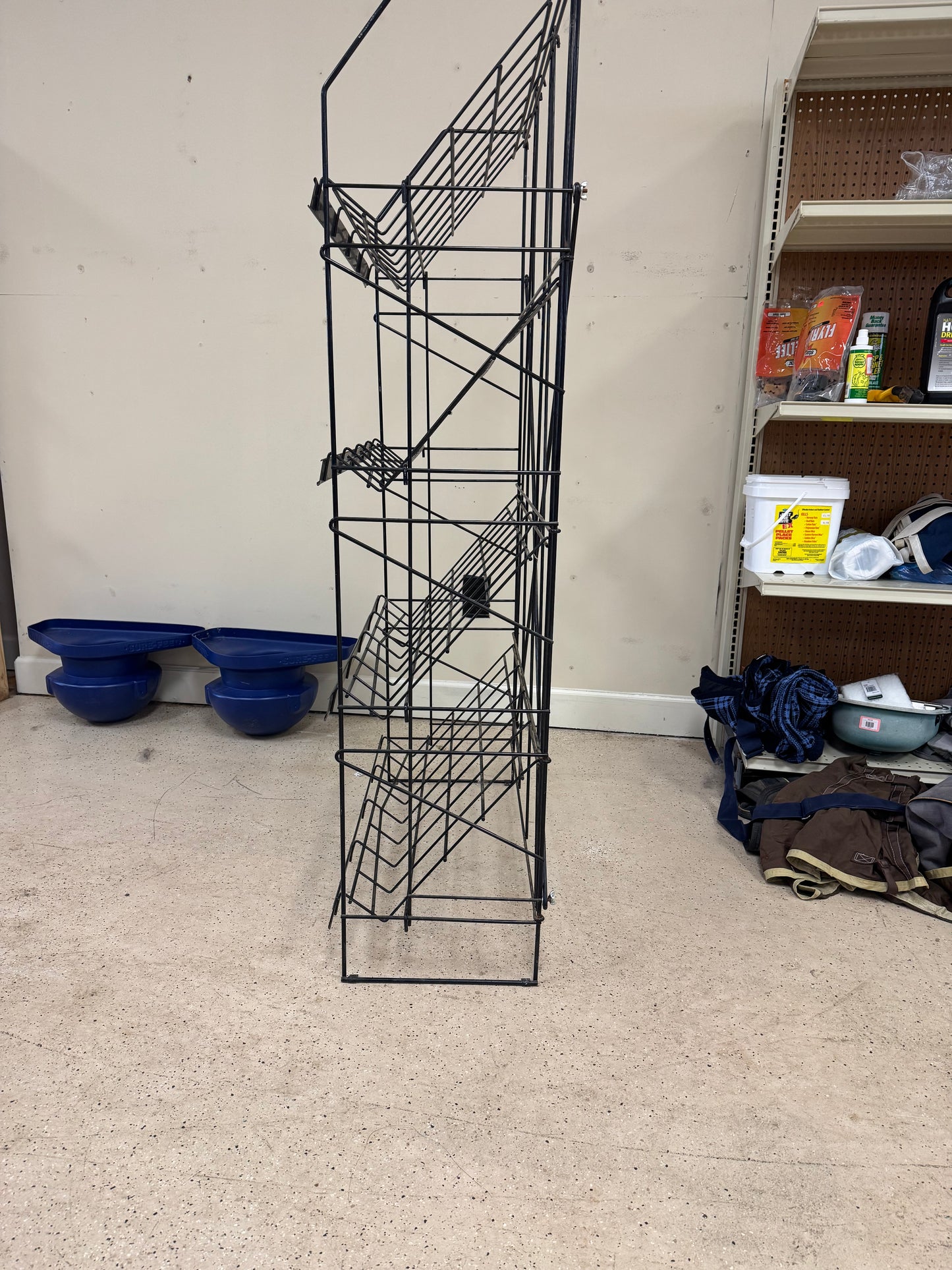 Black metal wire magazine/book display rack