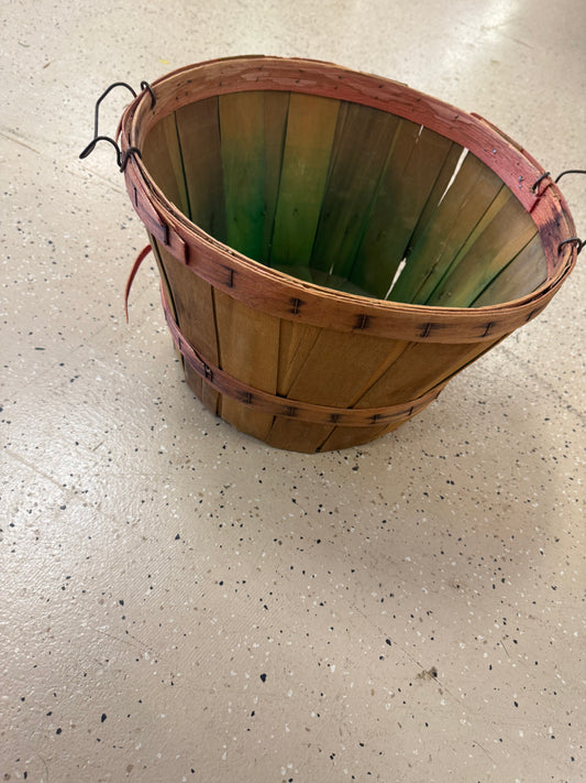 Round wood basket