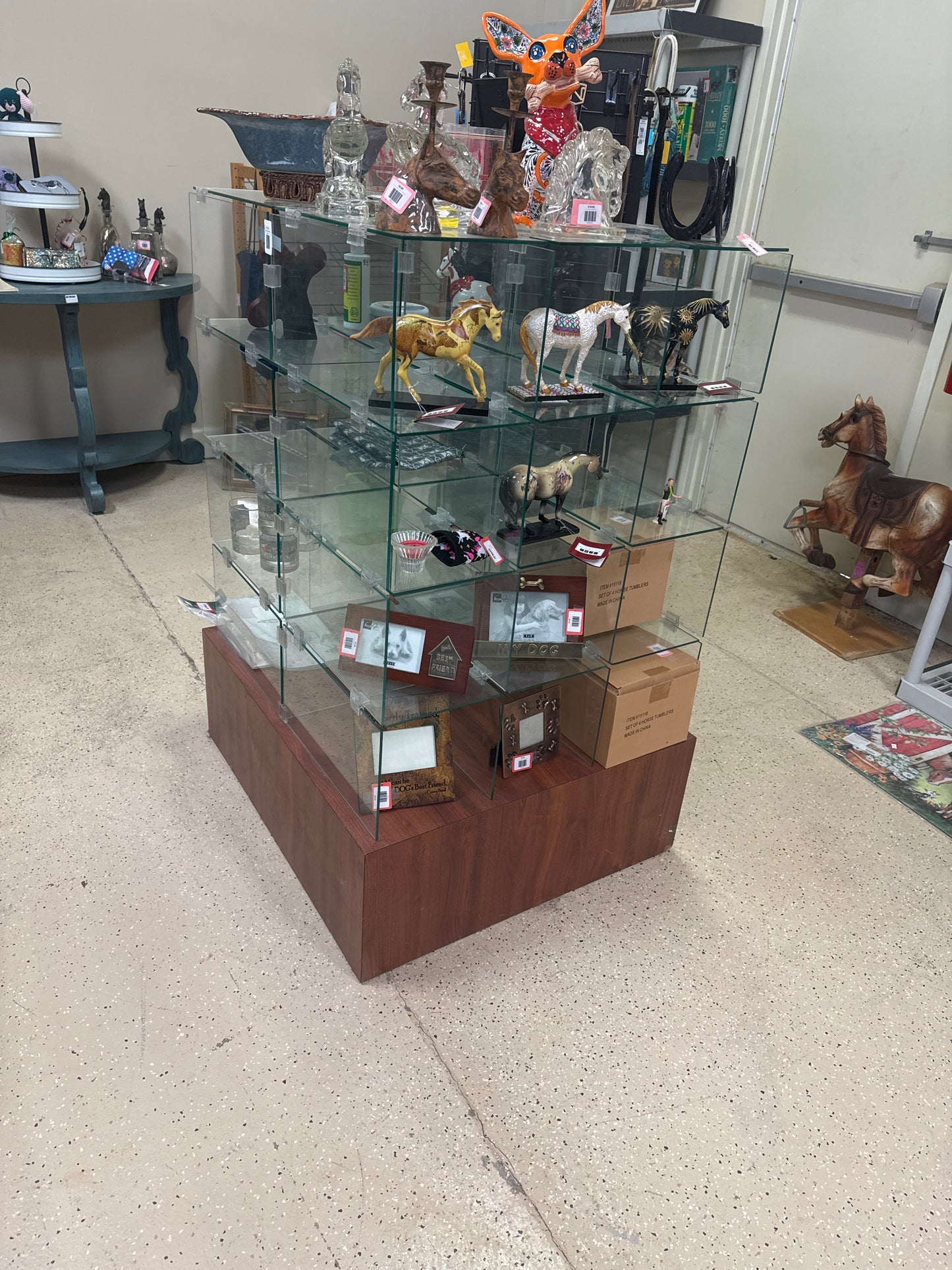 Glass cube display fixture