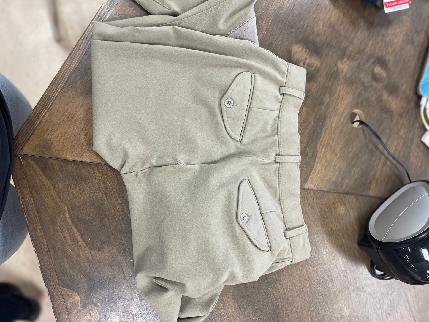 49. Mens 30L Tan Knee Patch Ovation show breeches, pants143