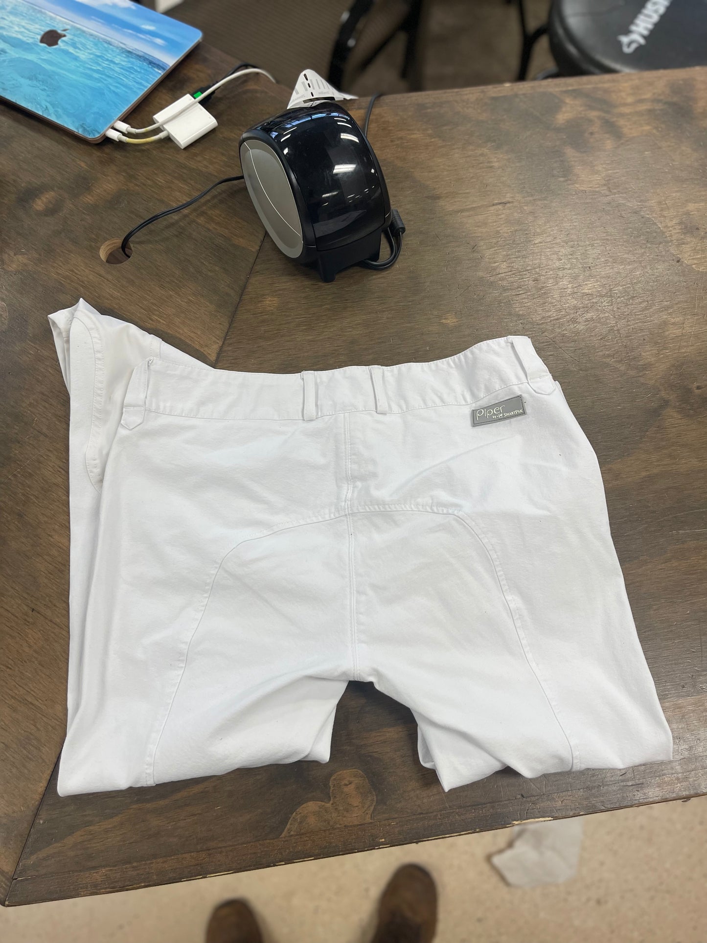 50. Lds 30r white Knee Patch breeches, pipers, pants150
