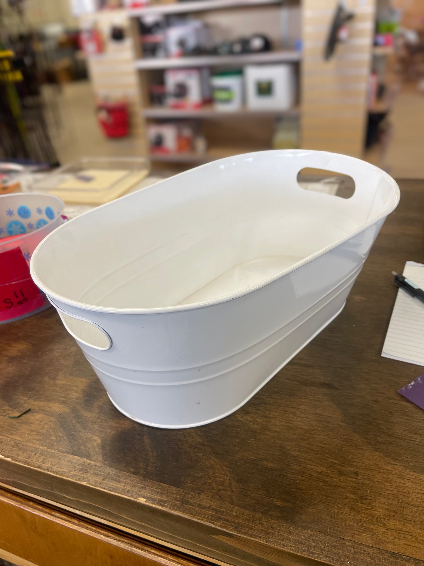 15" white metal oval tub