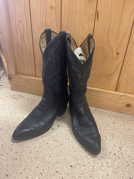 73. Mens 9 Black dress boots, pointy toes, Dan Post, wboots15