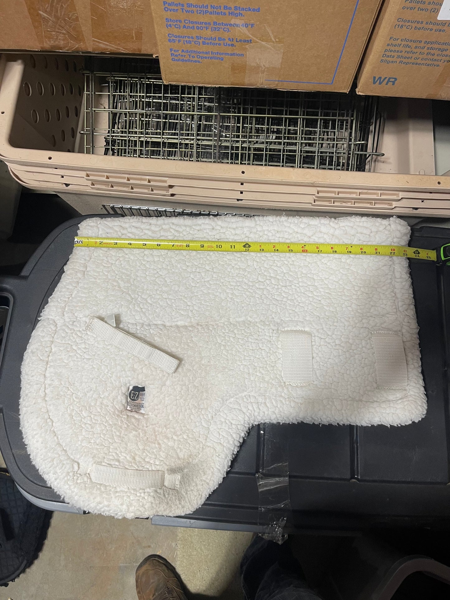 White fleece English show pad 20" spine, EZ view number holder Schneiders