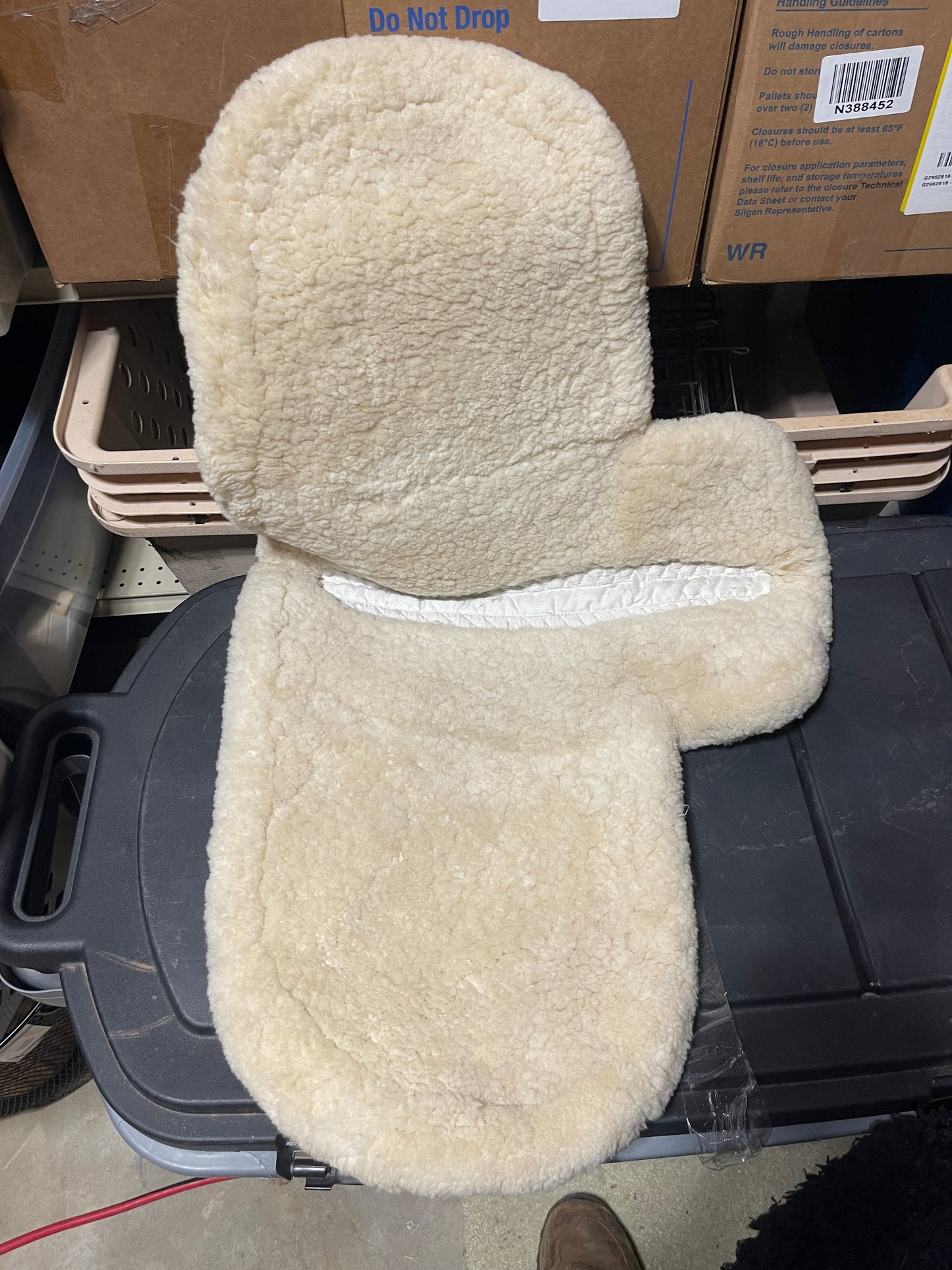 White/cream Sheepskin Dressage English Pad, 17" spine